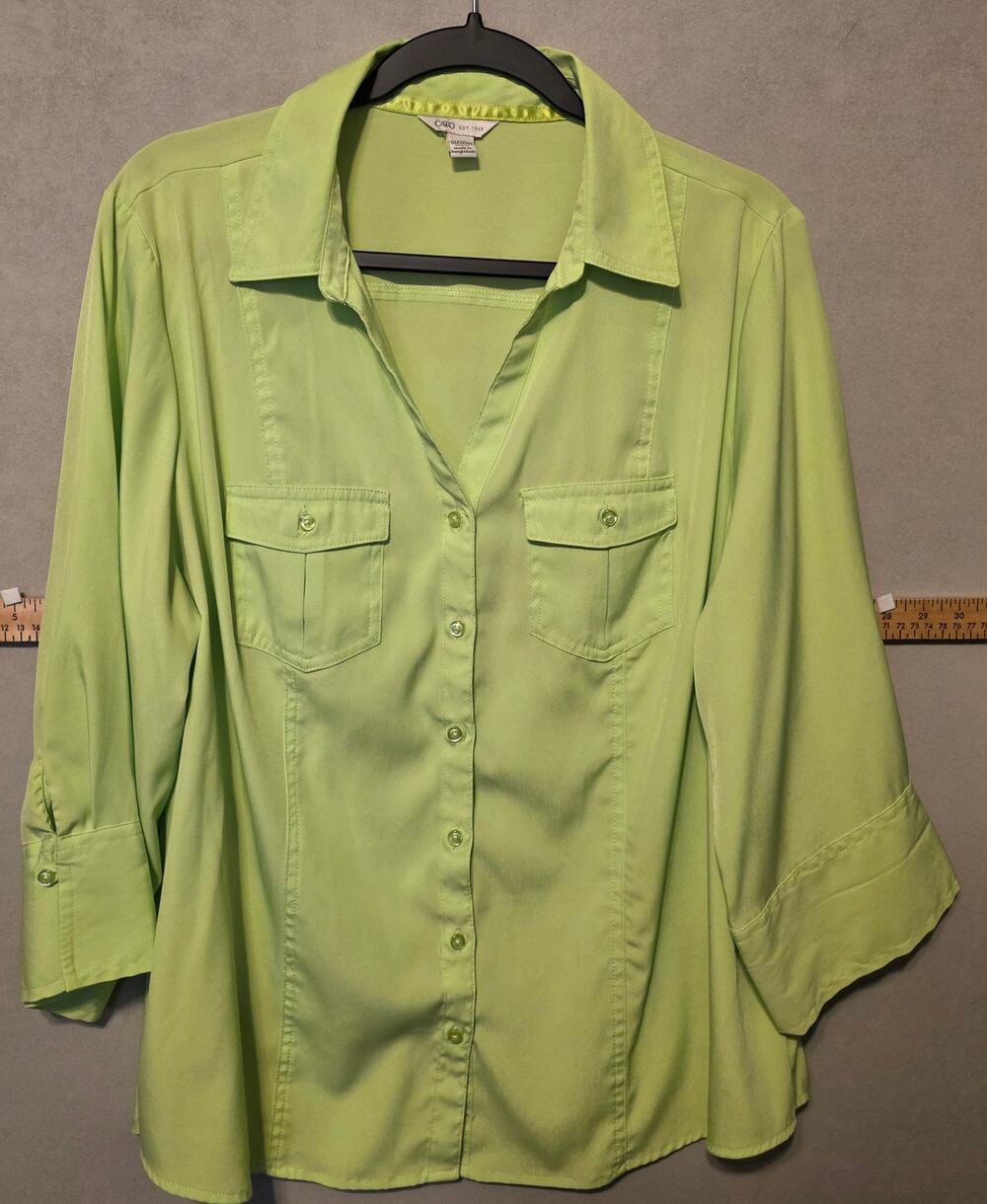 Cato lime green 3/4 sleeve button down collared shirt front pockets size 18/20